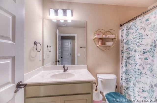 12005 E 108th Pl N, Owasso, OK 74055 - full bath featuring vanity and curtained shower