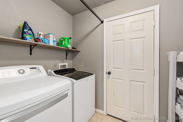 802 NE 9th St, Wagoner, OK 74467 - laundry room with separate washer and dryer