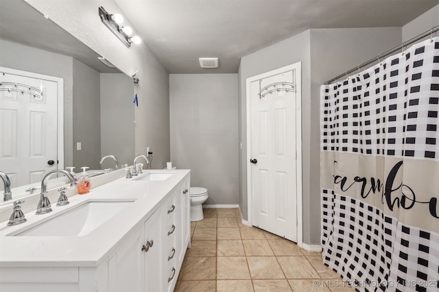 802 NE 9th St, Wagoner, OK 74467 - full bath with double vanity and curtained shower