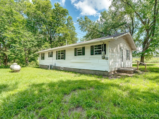 310 E Division, Roff, OK 74865 - view of front of home with a front lawn