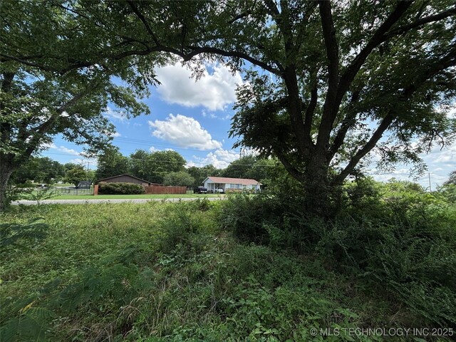 611 E Wolf, Madill, OK 73446 - photo 12
