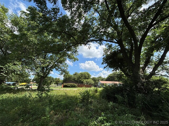 611 E Wolf, Madill, OK 73446 - photo 16