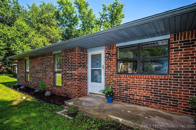 807 E Tahlequah, Sulphur, OK 73086 - view of front facade with brick siding