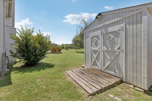 200 N Redwood Ct, Broken Arrow, OK 74012 - view of green lawn with a shed