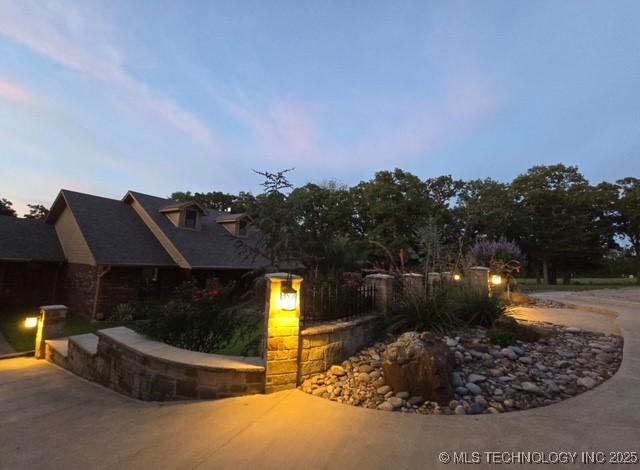 6166 Hedges St, Ardmore, OK 73401 - view of front of house