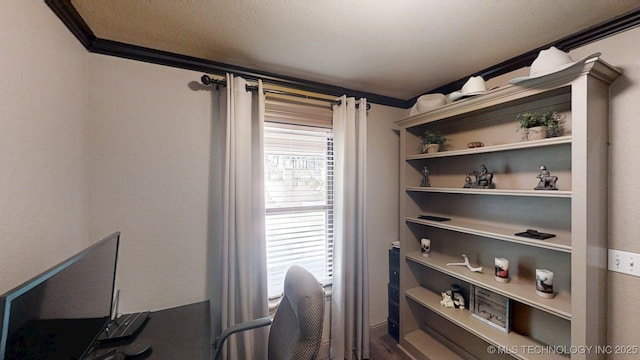 6166 Hedges St, Ardmore, OK 73401 - office featuring ornamental molding