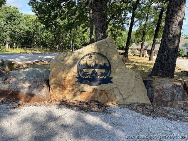 6166 Hedges St, Ardmore, OK 73401 - view of community sign