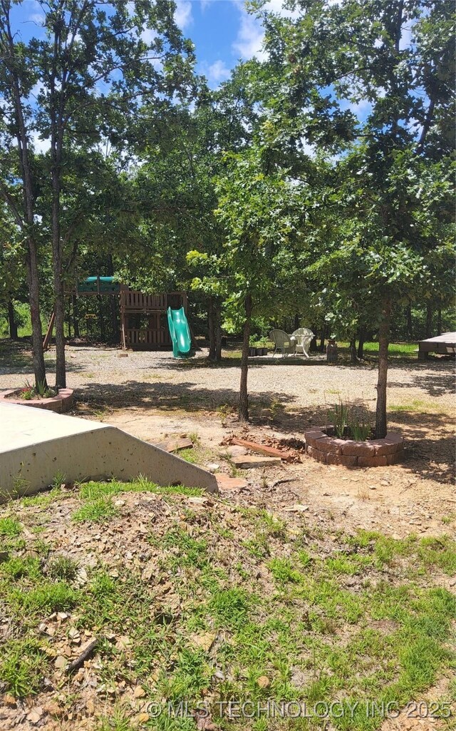 181103 W Sherman Rd, Moyers, OK 74557 - view of yard