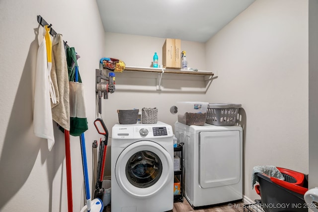 7245 E 154th St S, Bixby, OK 74008 - laundry room featuring independent washer and dryer and wood finished floors