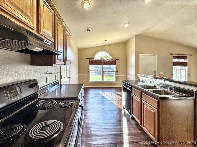 8932 S 258th E Ave, Broken Arrow, OK 74014 - kitchen with electric range, dishwasher, under cabinet range hood, dark countertops, and vaulted ceiling