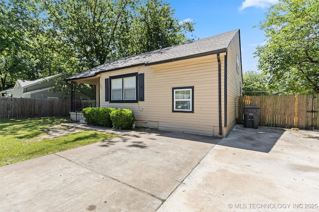 232 E Mohawk Blvd, Tulsa, OK 74106 - view of front facade featuring a patio
