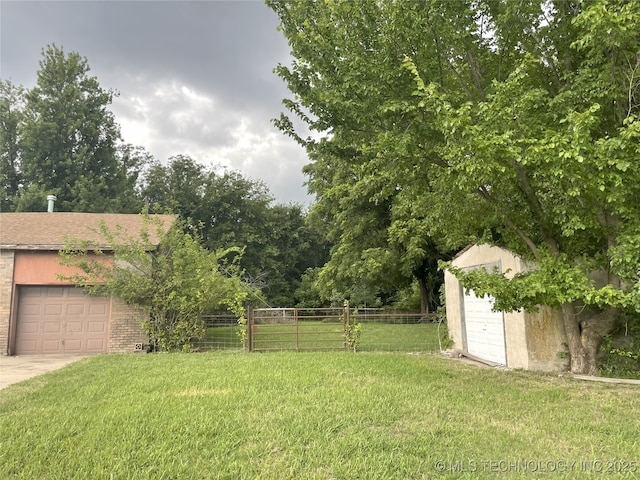 55250 E 297th Rd, Afton, OK 74331 - view of yard featuring an outdoor structure