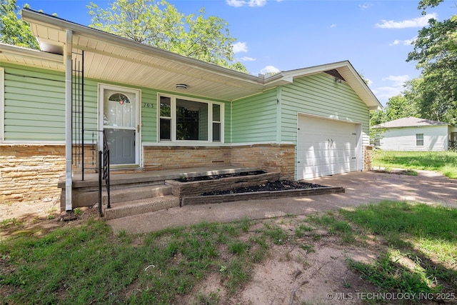 703 N Gertrude St, Wagoner, OK 74467 - photo 2
