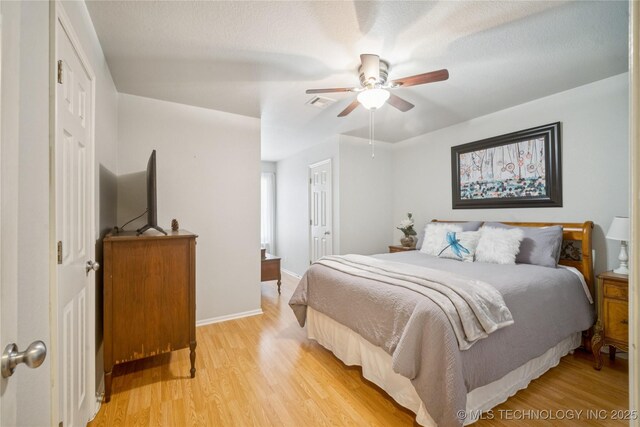 4005 Frontier Rd, Sapulpa, OK 74066 - bedroom with light wood finished floors and ceiling fan