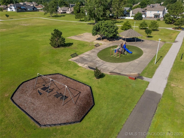 3220 N 3rd Pl, Broken Arrow, OK 74012 - view of property's community featuring a residential view and a yard