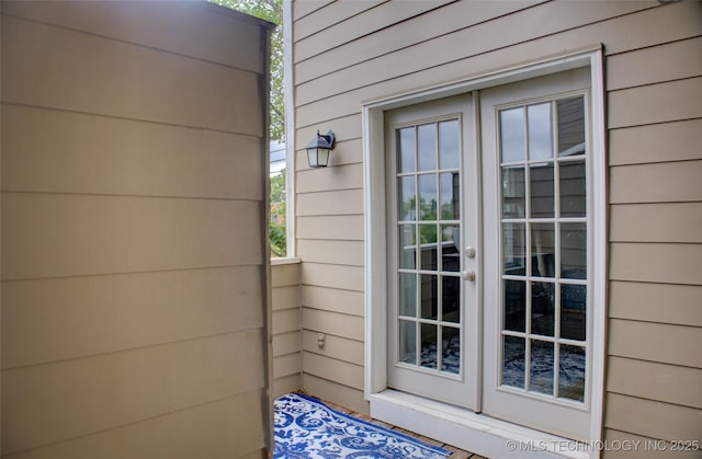 1420 S Frisco Ave Unit 6, Tulsa, OK 74119 - property entrance featuring french doors