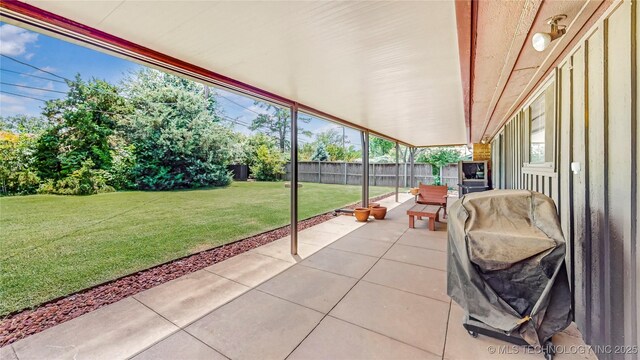 4040 E 46th Pl, Tulsa, OK 74135 - fenced backyard featuring a patio