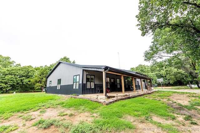 348550 E Parkside Dr, Pawnee, OK 74058 - view of front of home featuring a front lawn and a patio area