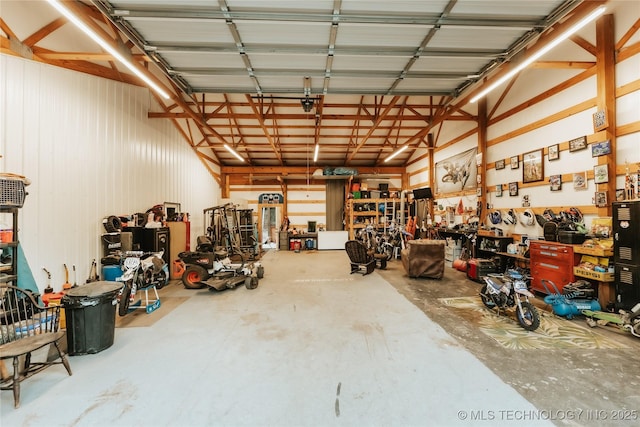 348550 E Parkside Dr, Pawnee, OK 74058 - garage featuring a workshop area