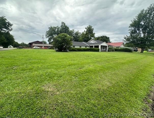 717 N Burns, Holdenville, OK 74848 - view of green lawn