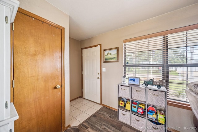 2 Ketchum St, Chelsea, OK 74016 - foyer entrance featuring wood finished floors and baseboards