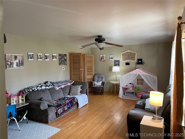 2509 Canterbury Ave, Muskogee, OK 74403 - living area featuring wood finished floors and ceiling fan