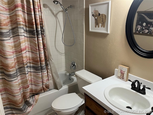 465385 E 981st Rd, Sallisaw, OK 74955 - bathroom featuring shower / tub combo with curtain, vanity, and a textured wall