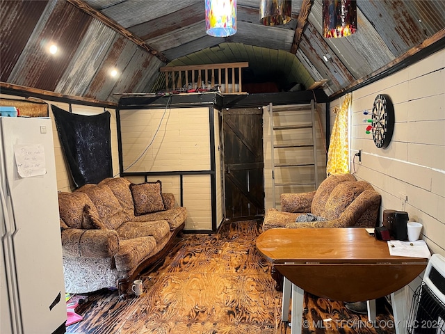 465385 E 981st Rd, Sallisaw, OK 74955 - living area featuring vaulted ceiling