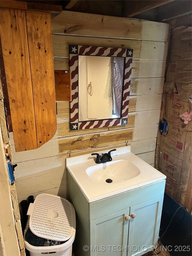 465385 E 981st Rd, Sallisaw, OK 74955 - bathroom with wooden walls and vanity