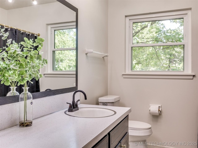 701 W 41st St, Sand Springs, OK 74063 - full bath featuring vanity and healthy amount of natural light