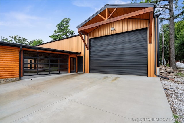 96164 S Strayhorn Heights Rd, Gore, OK 74435 - garage featuring concrete driveway