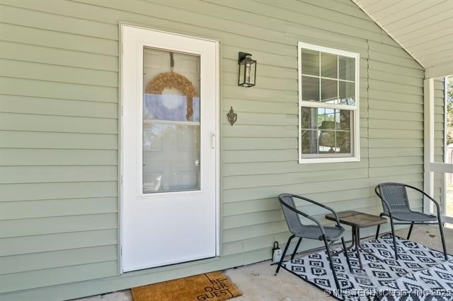 207 N Graham Ave, Wagoner, OK 74467 - view of exterior entry