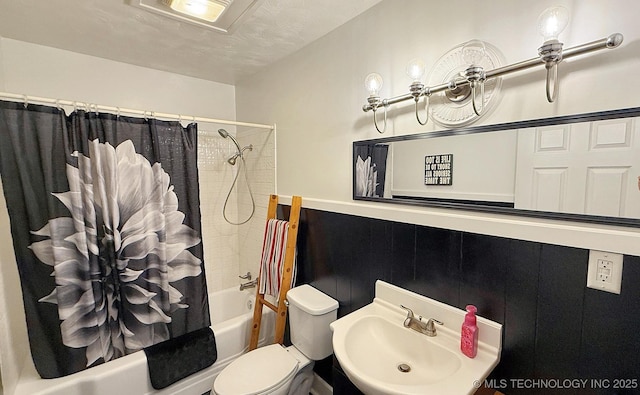 102 N Ash Ave, Tahlequah, OK 74464 - bathroom with a sink and shower / tub combo with curtain