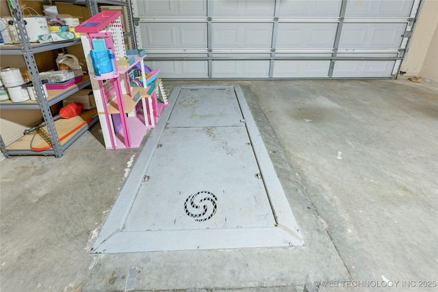 2105 W D Ct, Jenks, OK 74037 - view of garage