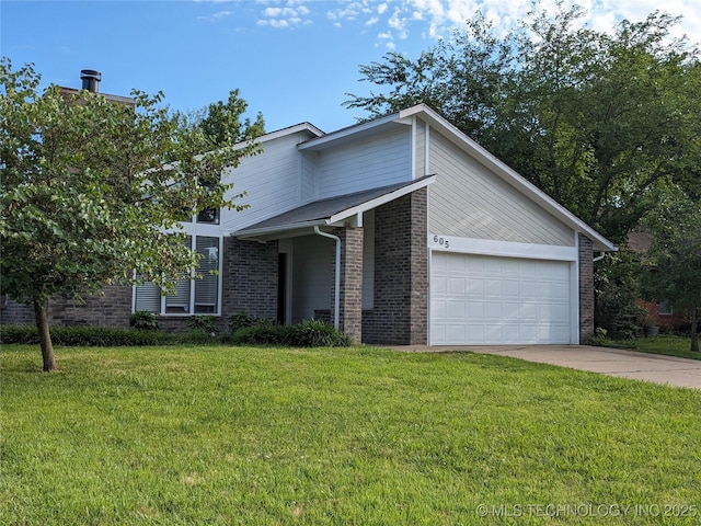 605 W 18th St S, Claremore, OK 74019 - mid-century inspired home featuring brick siding, a garage, a front lawn, and driveway