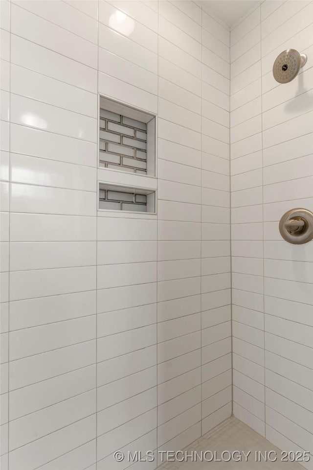 101 W Waco Pl, Broken Arrow, OK 74011 - full bathroom featuring a tile shower