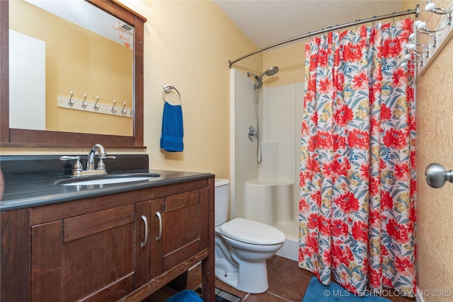 61112 E 310, Grove, OK 74344 - bathroom featuring a shower with curtain, vanity, and tile patterned flooring