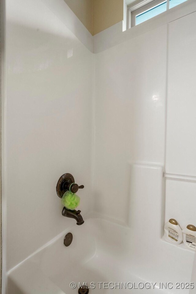14404 S Florence Ave, Bixby, OK 74008 - full bath with shower / washtub combination