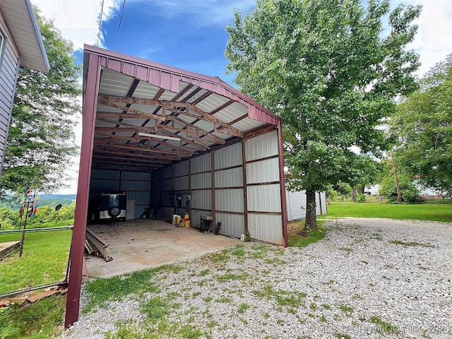 98224 S 4489th Rd, Vian, OK 74962 - view of pole building featuring a carport, a yard, and gravel driveway