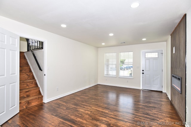 4636 E Independence St, Tulsa, OK 74115 - foyer featuring dark wood-style flooring and recessed lighting