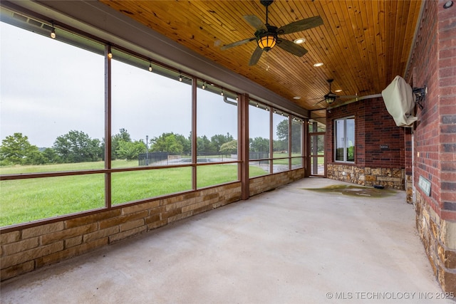 609 Lakeshore Dr, Durant, OK 74701 - unfurnished sunroom featuring ceiling fan