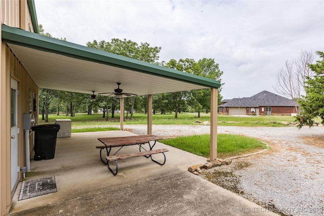 609 Lakeshore Dr, Durant, OK 74701 - surrounding community with a patio area and a lawn