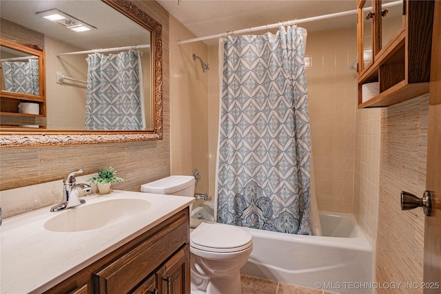 32 SE Shadowlake Dr Unit 32, Bartlesville, OK 74006 - bathroom featuring shower / bath combo and vanity