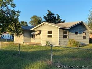 511 Inglis Ave, Okmulgee, OK 74447 - view of front of home
