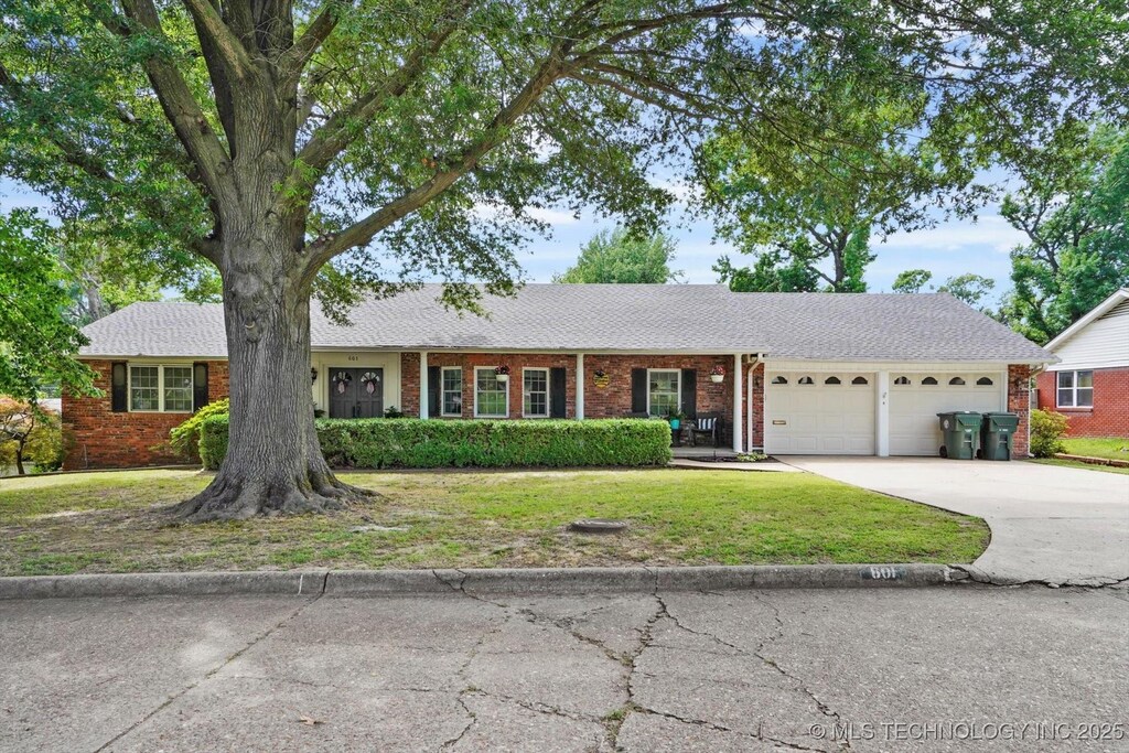 601 W Robb Ave, Muskogee, OK 74401 - photo 1