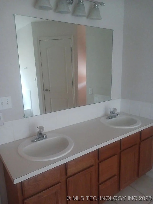 200 Ogeechee, Ramona, OK 74061 - full bath featuring double vanity and decorative backsplash