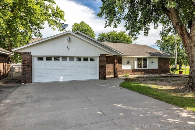 297 Willow Dr, Pryor, OK 74361 - photo 1