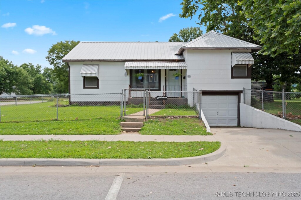 248 N Miller, Vinita, OK 74301 - photo 1
