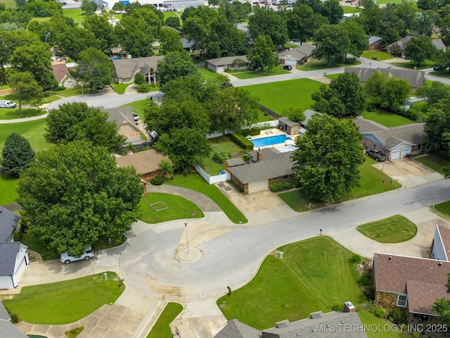 105 Quail Creek Ln, Skiatook, OK 74070 - aerial view of residential area featuring a pool area