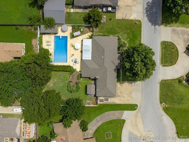 105 Quail Creek Ln, Skiatook, OK 74070 - aerial view of a pool area